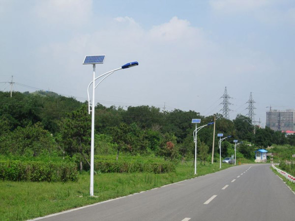太（tài）陽能路燈